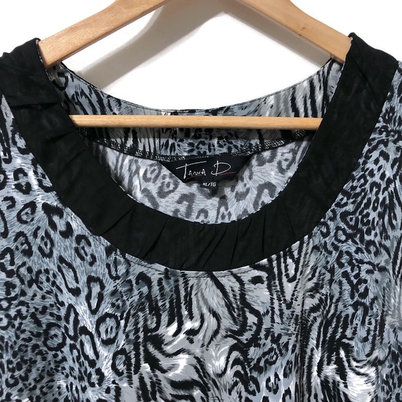 Black and Gray Animal Print Blouse | Size XL - Picture 5 of 12